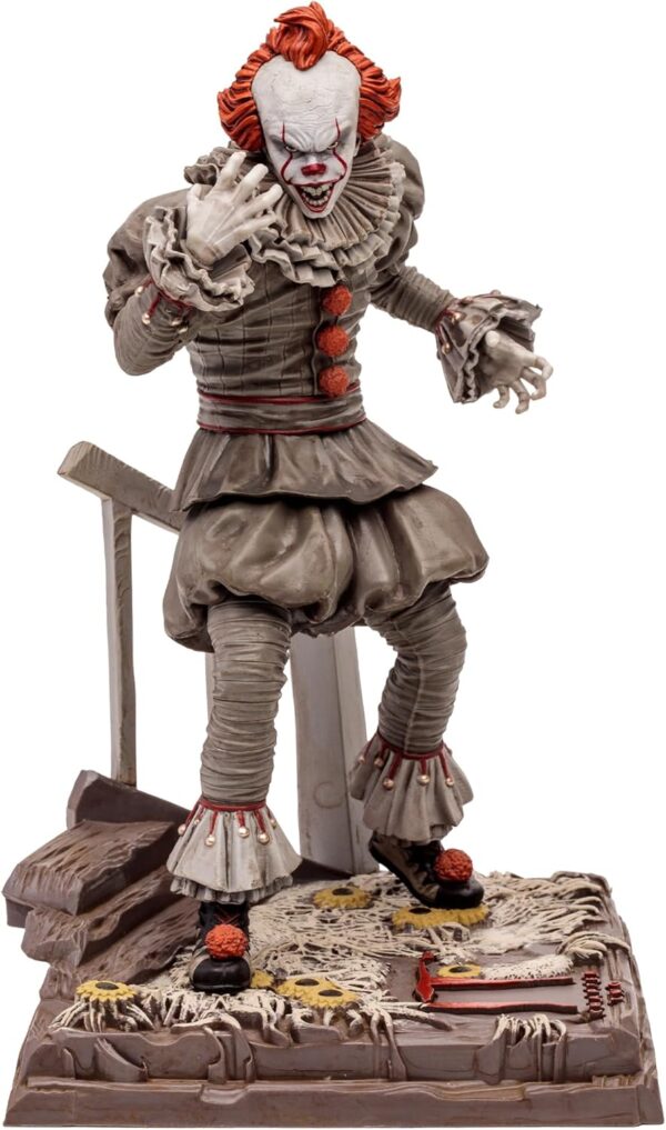 McFarlane Toys - WB 100: Pennywise (It Chapter Two) Movie Maniacs 6in Posed Figure