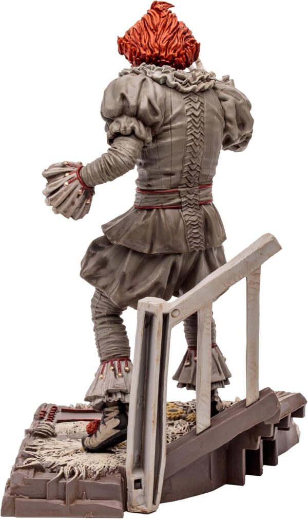 McFarlane Toys - WB 100: Pennywise (It Chapter Two) Movie Maniacs 6in Posed Figure - Image 7