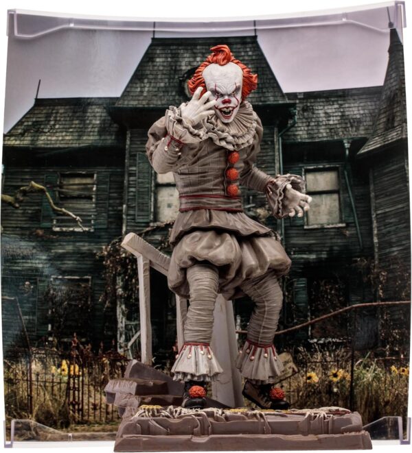 McFarlane Toys - WB 100: Pennywise (It Chapter Two) Movie Maniacs 6in Posed Figure - Image 4