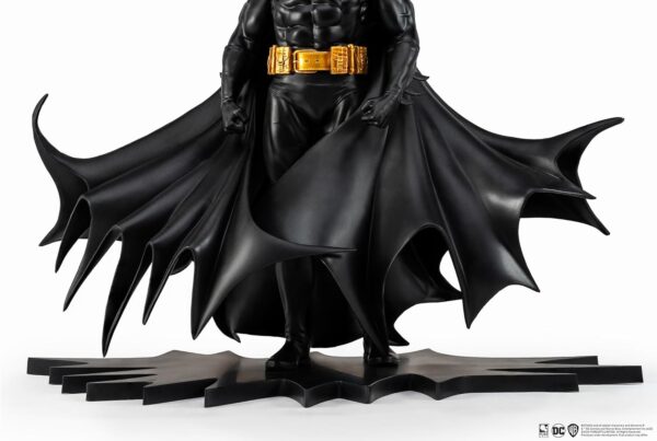 DC Heroes: Batman (1989) Previews Exclusive 1:8 Scale Statue - Image 5
